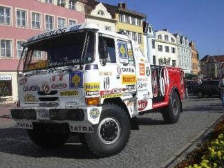 Finálové kolo 9. ročník 1. PAŘÍŽ DAKAR Úspěšný český závodník Karel Loprais na známé Rallye Paříž Dakar zvítězil celkem šestkrát, čtyřikrát byl na druhém místě a dvakrát na třetím.