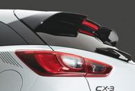 2 SADA BOČNÝCH PRAHOV Zdôraznite výrazné bočné línie vášho vozidla Mazda CX-3 a umožnite mu pôsobiť ešte