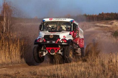 Finálové kolo 7. ročník 9. DAKAR 2018 Závod Rallye Dakar pro automobily je v roce 2018 dlouhý 8 973 km. Průměrná spotřeba závodního auta je 15 litrů na 100 km.