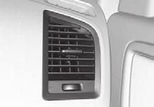 05 Komfort a radost z jízdy Ovládání klimatizace Vstupní vzduch je rozdělen mezi několik větracích otvorů v prostoru pro cestující. Distribuce vzduchu je v režimu AUTO* plně automatická.