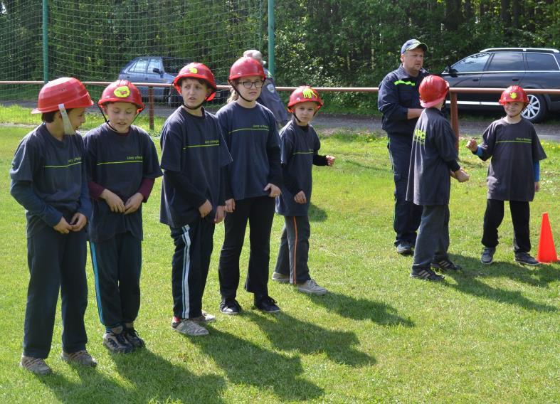 V kategorii mladších žáků soutěžila čtyři družstva a děti ze Lhot se umístily na třetím místě s časem 27.00 s.