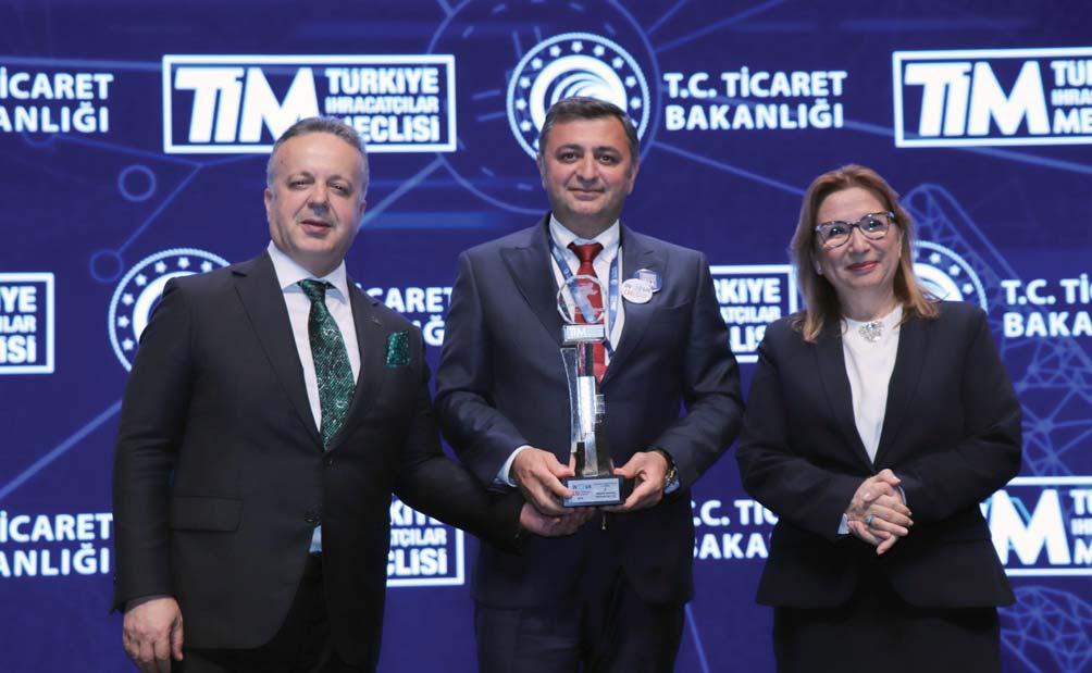 HABER NEWS Malzeme, Metalurji, Otomasyon ve Üretim Teknolojisi / Material, Metallurgy, Automation and Extraction Technology Soldan sağa: Türkiye İhracatçılar Meclisi Başkanı İsmail Gülle, Beyçelik