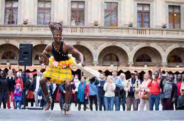 ČINOHRA > ZPRÁVY Květnové akce na náměstí Václava Havla Benso v srdci Prahy V rámci patnáctého ročníku (nejen) divadelních setkání Tvůrčí Afrika aneb Všichni jsme Afričani potřetí ožívá největší