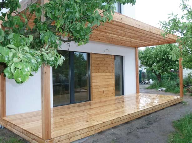 POUŽITÍ Masivní dřevěné panely DEKPANEL jsou určené pro nosné, ztužující a nenosné konstrukce stěn rodinných, bytových a občanských staveb.