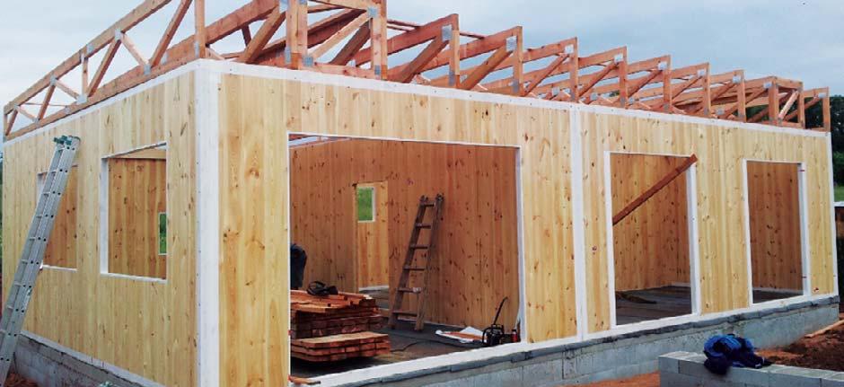 Střešní konstrukce Objekty ze systému DEKPANEL je možné zastřešit plochou i šikmou střechou. Nosná konstrukce ploché střechy se řeší stejným způsobem jako konstrukce stropu.