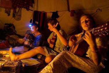 Tábory kmenů Vrcholem celoroční činnosti kmenů jsou letní tábory. Řada kmenů jezdí ovšem na táboření během všech čtyř ročních období.