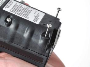 prodlouženou životností alkalickými bateriemi Zasazení baterie S použitím nástrčkového roubováku uvolněte