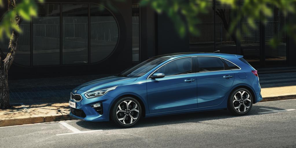 VNĚJŠÍ DESIGN Nová Kia Ceed. Ve správné době na správném místě. Chcete-li si skutečně užívat každou jízdu, jste zváni. Chcete-li vypadat a cítit se skvěle, pak jste s námi na stejné vlně.