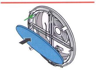 Podmínky Ventilátor je vypnutý pomocí regulátoru. Horní díl vnitřního krytu je odstraněný (viz kapitola 6.1). sejměte prachový filtr ze spodního dílu vnitřního krytu. Odstranili jste prachový filtr.