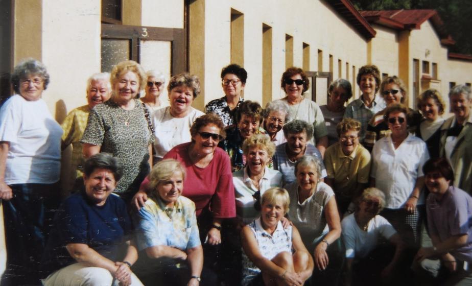 1997 Novinka - 1. Květinový Den LPR, při kterém členky Klubu ŽAP aktivně spolupracovaly.