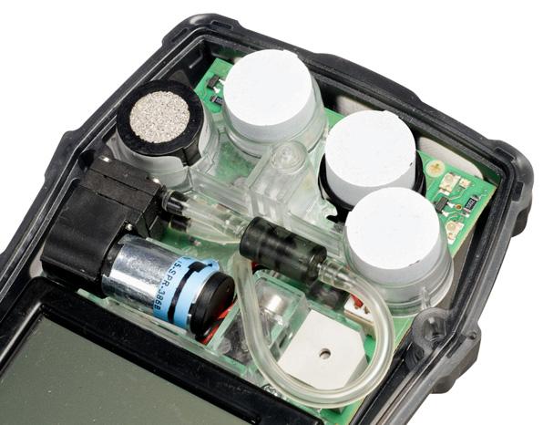 Údržba 4.4 Postup údržby Výměna nebo přidání senzoru Všechny senzory řady 20 instalované z výroby je možné vyjmout nebo nahradit libovolným typem.