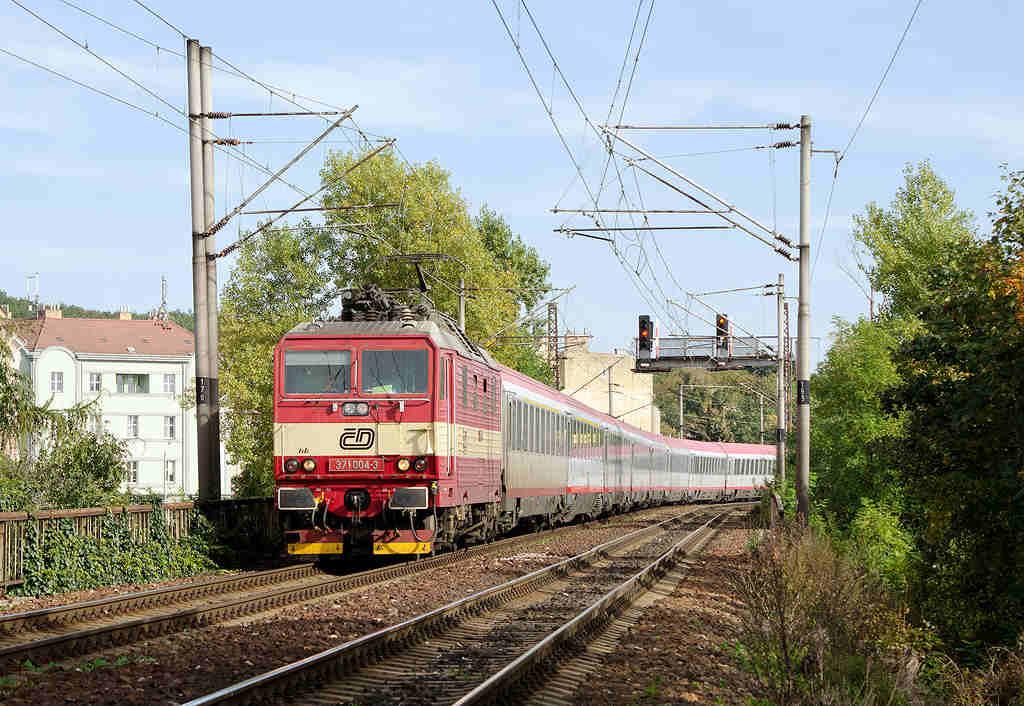 Obrázek 71 - Schéma multi hotspotu Praha - Libeň Tato trať, která je též označována jako Holešovická přeložka, byla uvedena do provozu v roce 1980 a v roce 1985 na ní bylo zprovozněno nádraží