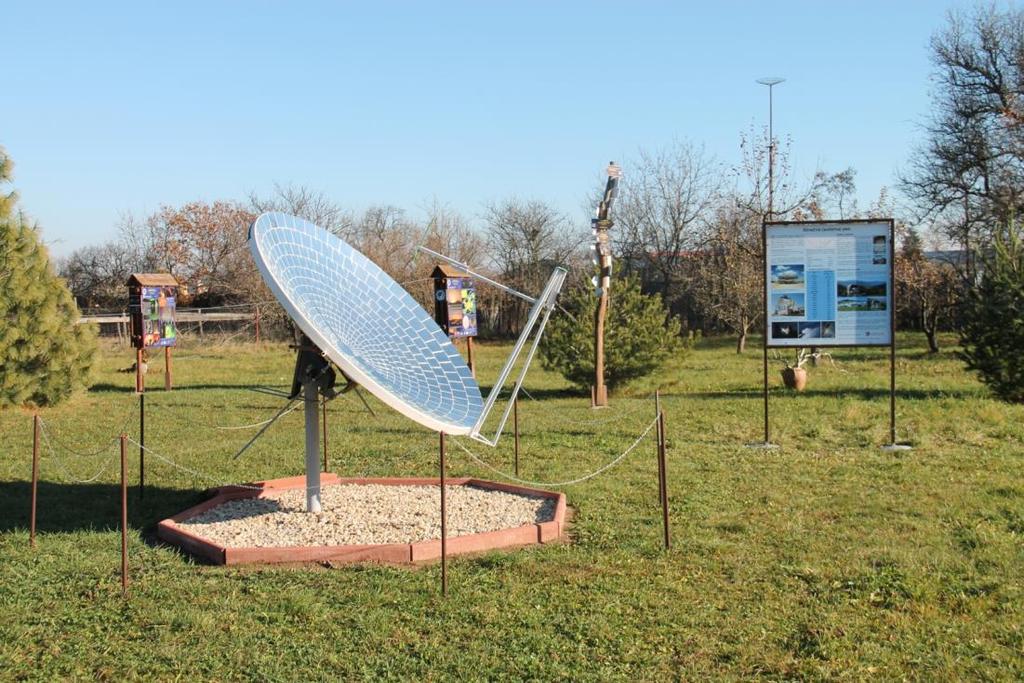 k) V Astroparku v Rimavské Sobotě dokončení velké sluneční pece o průměru 1,9m na ukázku využívání sluneční energie i s informačním panelem Foto P. Rapavý 3.