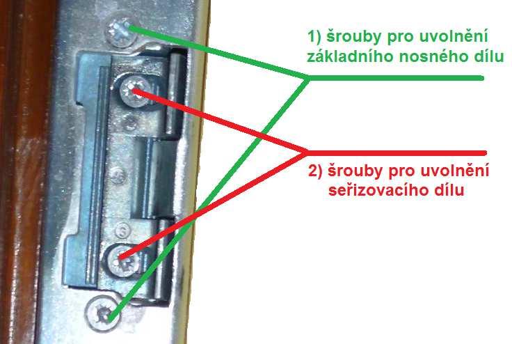 3.14 Seřízení střelky vstupních a vedlejších dveří Střelku vstupních dveří lze seřídit pro úpravu přítlaku zacvaknutých dveří.