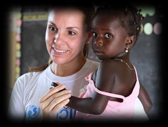 PŘÁTELÉ DĚTÍ UNICEF Pravidelná podpora Přátel dětí UNICEF nám umožňuje rozvíjet dlouhodobé programy pomoci strádajícím dětem ve více než 150 nejchudších zemích a okamžitě reagovat v případě přírodní