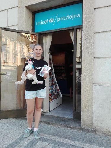 Běh pro UNICEF organizují Beata Čibera a Petra Hüblová, Pečení pro život při zlínském filmovém festivalu zabezpečuje Lenka Mastešová, bazary oblečení v Kroměříži s výtěžkem pro UNICEF organizuje