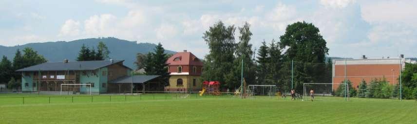 DALŠÍ PROJEKTY OBCE Sportovně- společenské centrum (MŠMT- r. 2007) Mateřské centrum Vikýrek (MMR- r. 2008 výměna oken a dveří, r.