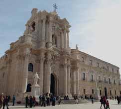 den: ŘÍM, celodenní prohlídka, Koloseum, Pantheon, Forum Romanum, Fontana di Trevi, Španělské schody 10.