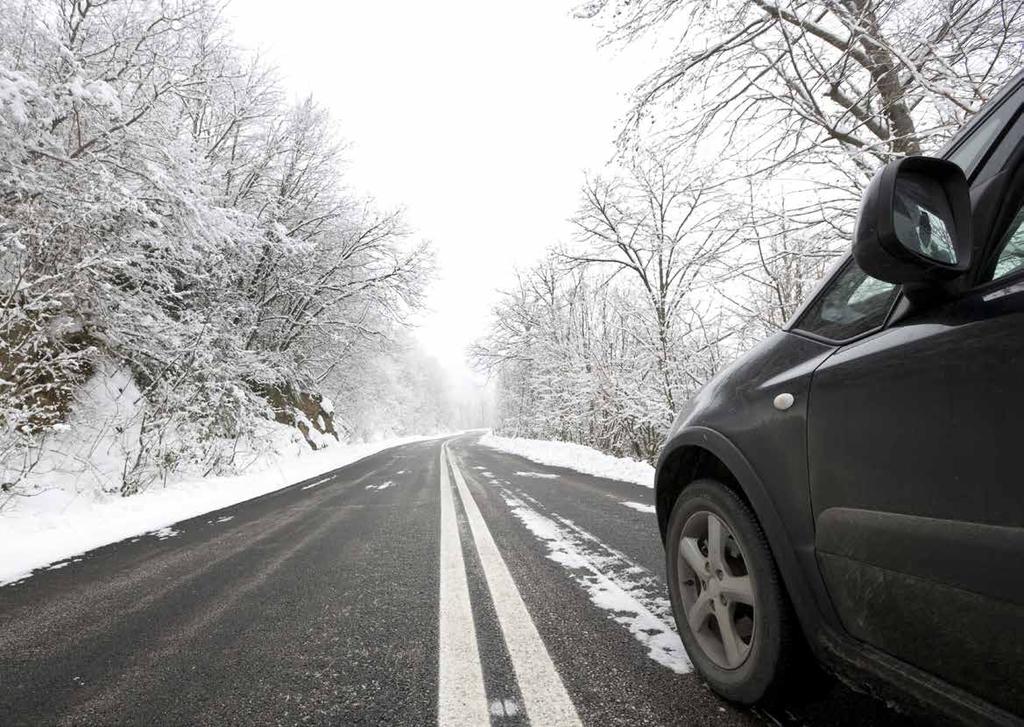 Sníh a led Zastavení na namrzlé silnici může trvat až desetkrát déle. Začněte zpomalovat dříve a mějte na paměti riziko náledí.