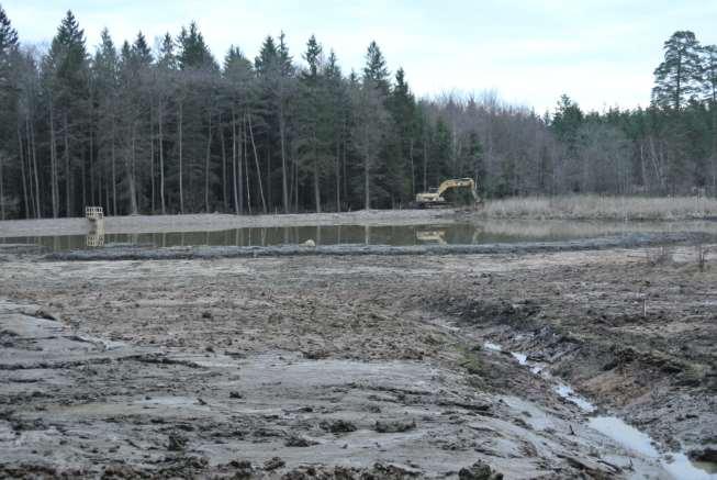 betonovým pasem Plocha při Hmax