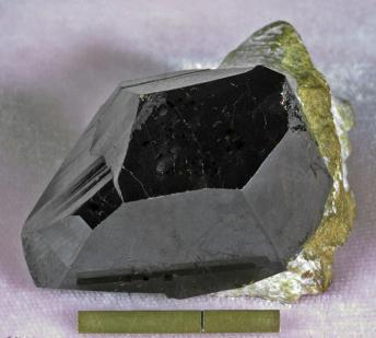 Oxid titaničitý patří mezi sedmý nejrozšířenější kov v zemské kůře.