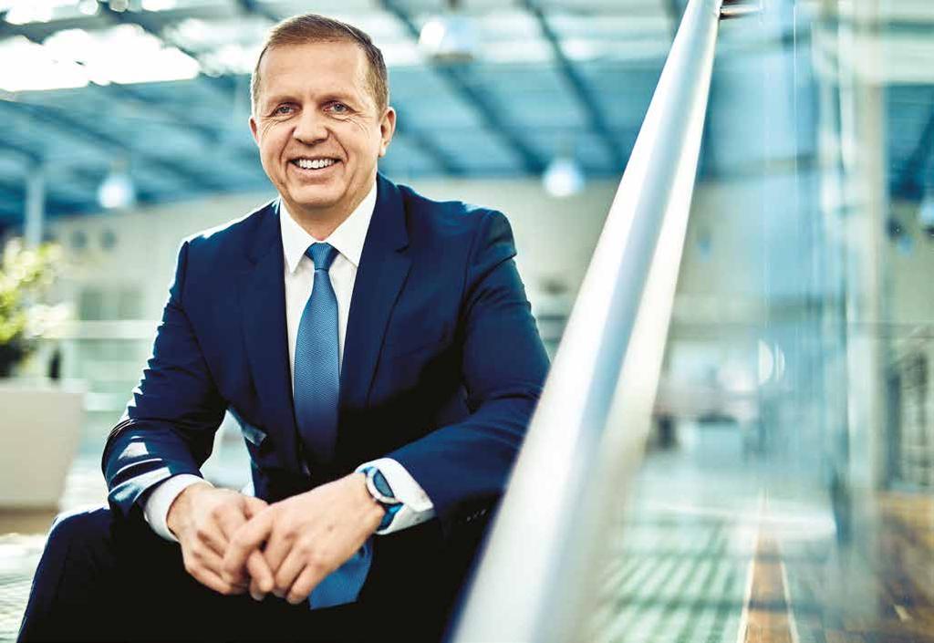 Ing. Luboš Hlinovský, MBA Ředitel útvaru strategie a manažerské podpory Absolvent Vysoké školy ekonomické, fakulty národohospodářské.