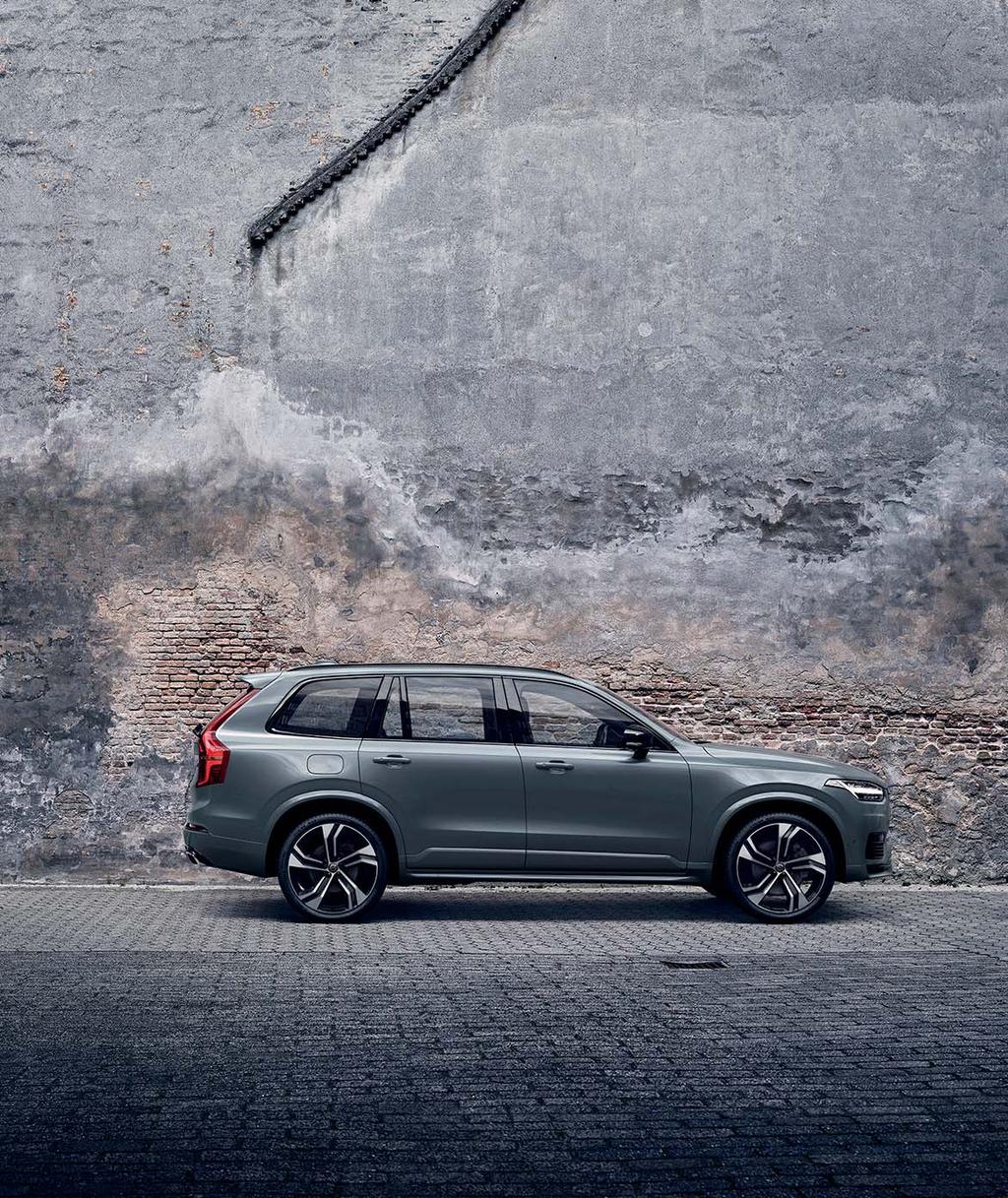 Volvo T8 Twin Engine R-Design 728 zelenošedá Thunder Grey, 22 kola s 5