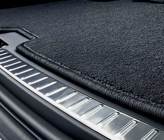 XC90 MOMENTUM 51 Systém Sensus Connect ve standardu zahrnuje 12,3 displej komunikačního