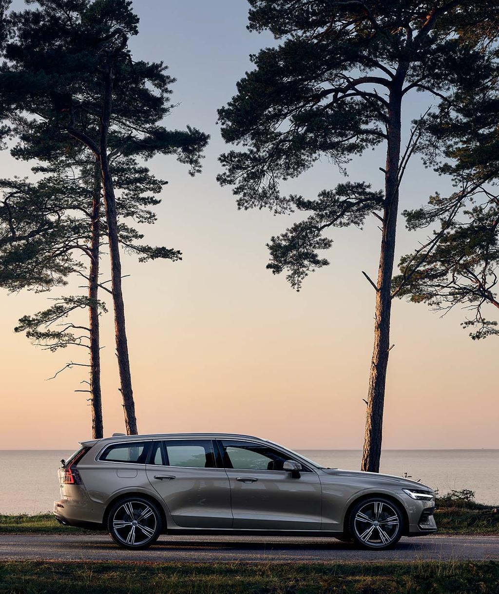 T6 AWD Inscription 727 Šedá Pebble Grey Metallic 19" kola s 5