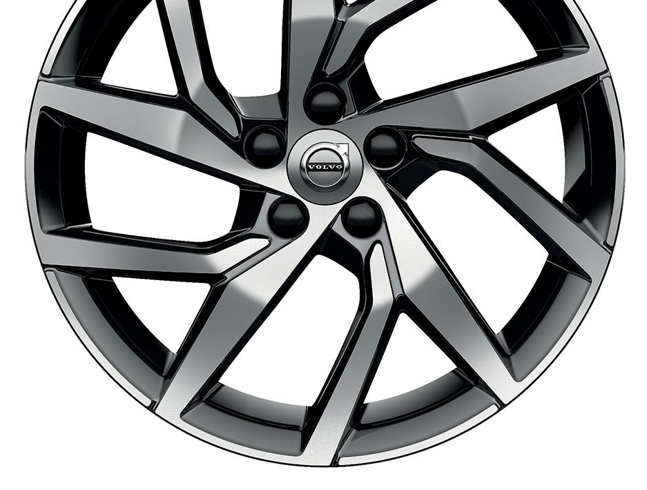 černá Black / výbrusy Diamond Cut, 1038 18" kola