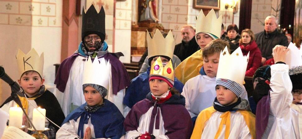 NĚKTERÉ UDÁLOSTI ROKU 2018 TŘÍKRÁLOVÁ SBÍRKA V Sedlici se letos v této formě konala Tříkrálová sbírka již popáté, letos poprvé také v Holušicích a v Čekanicích.