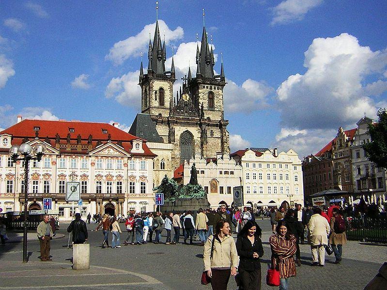 http://commons.wikimedia.org/wiki/file:praha_old_town_sq_from_st_nicholas.jpg Attribution-ShareAlike 3.