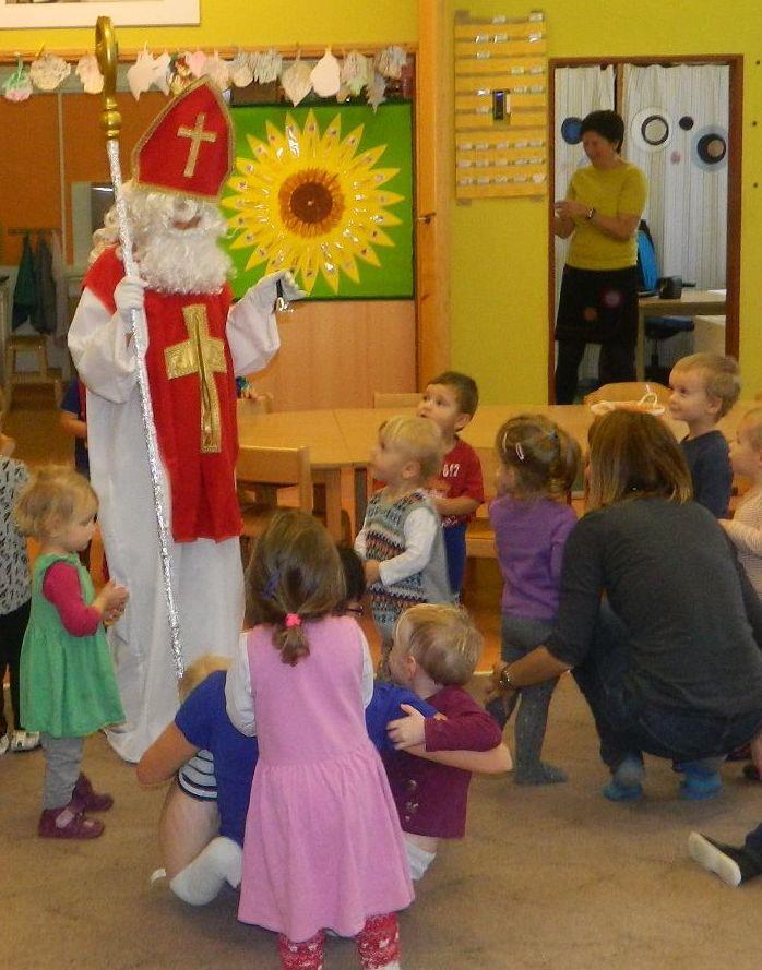 Doplňkové služby - odborná knihovna, půjčovna dětských pomůcek a potřeb