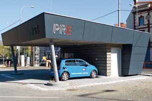 10 V Holešovicích na rohu ulic U Výstaviště a Za Elektrárnou se nachází pilotní rychlonabíjecí stanice elektromobilů.