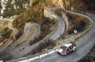 TOYOTA YARIS WRC MOTOR: přeplňovaný čtyřválec s přímým vstřikováním paliva OBSAH: 1600 CCM VÝKON: 380 koní KROUTICÍ MOMENT: 425 Nm PŘEVODOVKA: