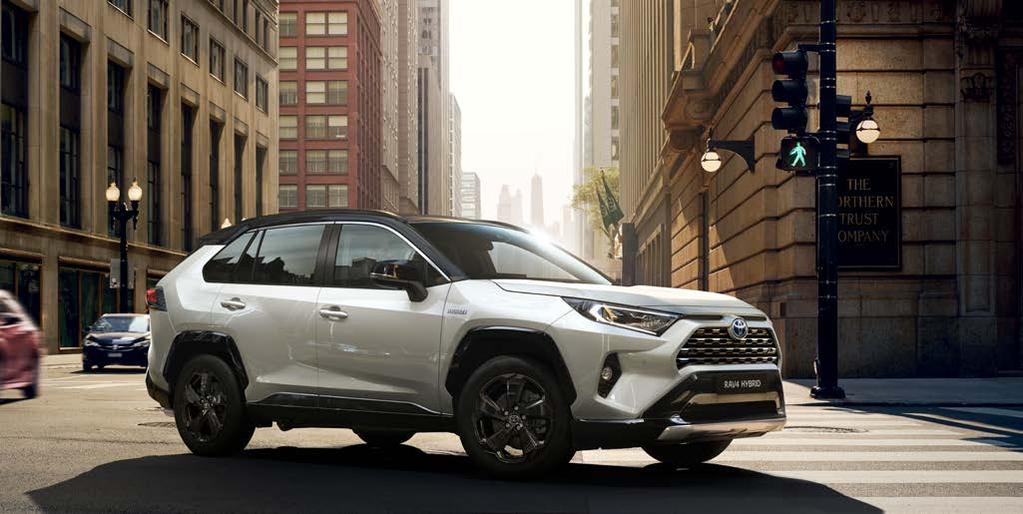 Nová RAV4 Nejprodávanější SUV na světě v letech 2017 a 2018 100 % HYBRID. 100 % SUV. Hybrid Toyota = HYBRID 4. generace SPOTŘEBA 4,6 l/100 km NEJOBLÍBENĚJŠÍ VERZE RAV4 2.5 Hybrid (222 k) aut.