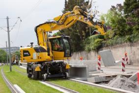 ŽELEZNIČNÍ STAVBY A TRAŤOVÉ SLUŽBY VÝSTAVBA A REKONSTRUKCE KORIDOROVÝCH ŽELEZNIČNÍCH TRATÍ A VLEČEK VÝSTAVBA A REKONSTRUKCE