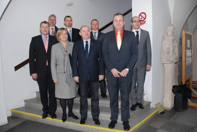 1 Konference k zahájení programu Interreg V-A AT-CZ ve Znojmě Začátek roku 2016 proběhl ve slavnostní atmosféře: v pátek 8.