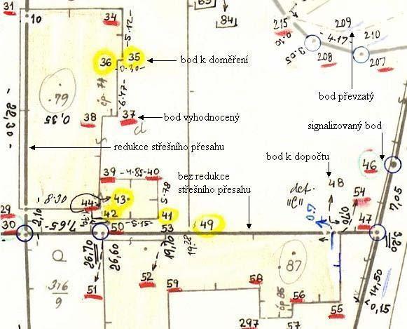 2.5.2 Zobrazení střešních plášťů v DKM Při obnově katastrálního operátu přepracováním souboru geodetických informací (SGI) na digitální katastrální mapu (DKM) v lokalitách ZMVM bez redukce střešních