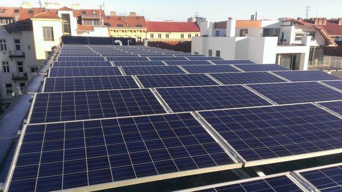 OBNOVITELNÉ ZDROJE ENERGIE Střecha budovy B Solární kolektory (9kW)