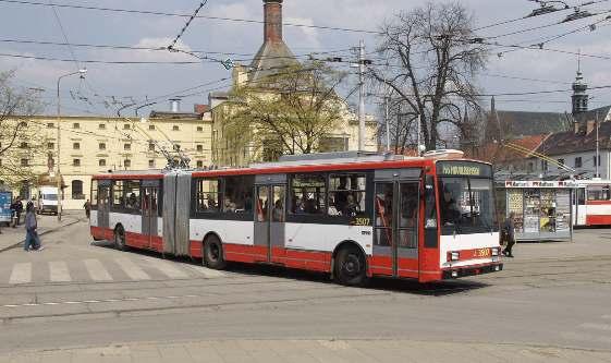 tramvaj T3R EV U tøíèlánkové tramvaje KT8D5 bylo v rámci rekonstrukce