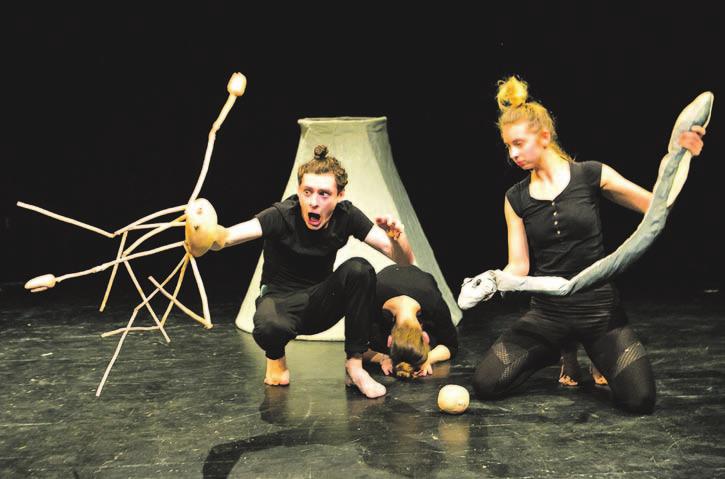 Christian Andersen, Šimon Spišák Režie: Šimon Spišák Dramaturgie: Peter Galdík Scéna, kostýmy: Karel Czech Hudba: Jindřich Čížek Hrají: Juraj Bednarič, Anna Čonková, Miriam Kalinková, Róbert Laurinec