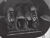ROŠT PRO BOTY A TENISKY Příslušenství pro boty dodané se sušičkou umožňuje sušit až 4 plátěnky.