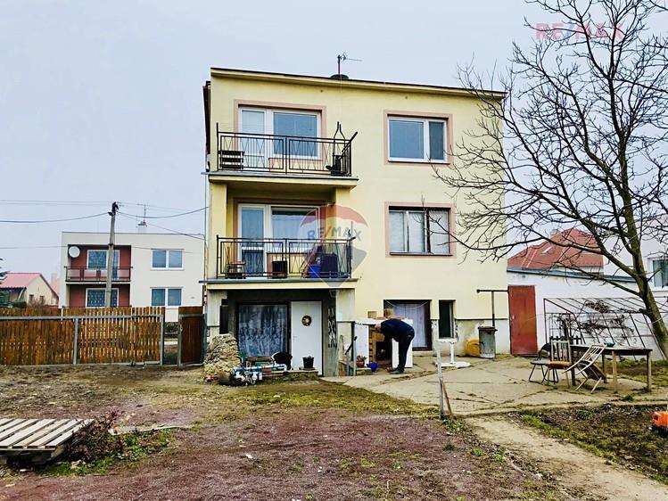 Záznam o prodeji srovnávané nemovitosti č. 2 1. Identifikace Prodej, Rodinný dům, 180 m 2, Jevišovice, okres Znojmo Celková cena: 1.790.000 Kč Adresa: Jevišovice, okres Znojmo 2.