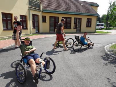 skákacím hradu i na lehokolech (děkujeme tímto společnosti E.