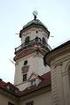 katolíci uzavřeli nekatolický kostel v Broumově, v Hrobech u Jáchymova rozbořen => porušení Rudolfova Majestátu