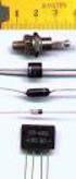 Polovodičové diody. Dělení polovodičových diod podle základního materiálu: Germaniové Křemíkové Galium-arsenid+Au