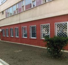 Jestliže tvrdíme, že tato nemocnice může být srovnávána s celou řadou fakultních nemocnic, musíme také říct, proč to tak je. A propagace center je jednou z těchto cest.