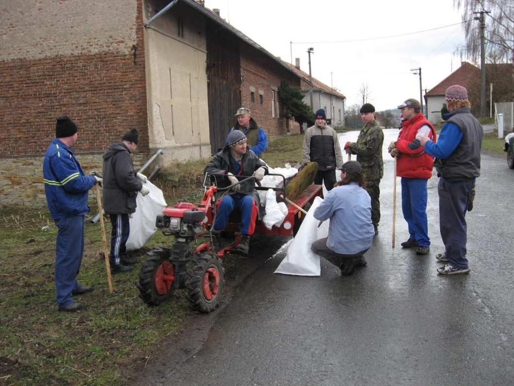 jsme pořádali na sportovním areálu tradiční hasičský ples.