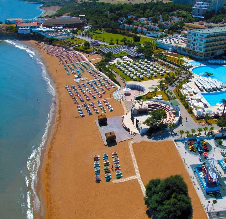 Severní Kypr - Kyrenia areál hotelu pláž před hotelem pláž a y VÝLET V DESTINACI ZDARMA* s All Inclusive od 17.990 Kč/os.